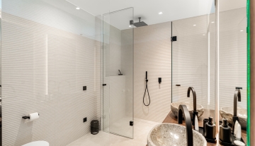 Resa Estates luxury vila Can Furnet modern Villa moderna bathrooms 3.jpg